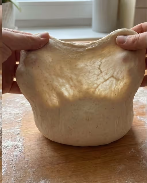 Différence visuelle dans la texture de la pâte avant et après l'autolyse. - After